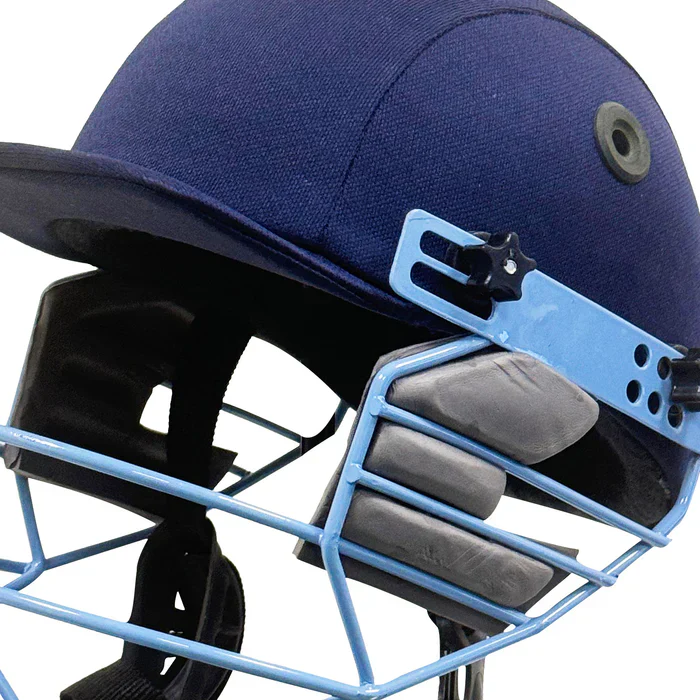 DS Junior Cricket Helmet - Image 3