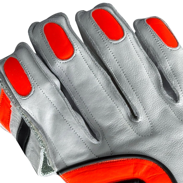 DS Supreme Wicket Keeping Gloves - Image 3
