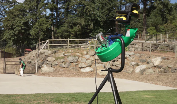 Paceman 245 Edge Cricket Bowling Machine - Image 4